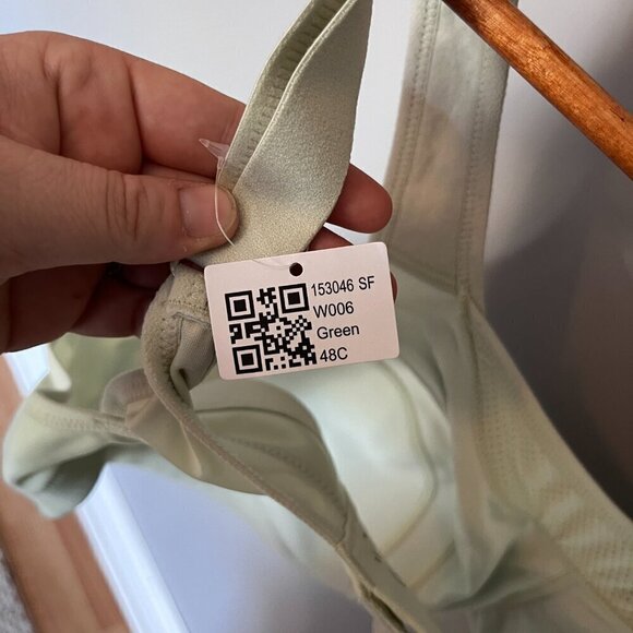 48C - WingsLove Sports Bra - Picture 7 of 9